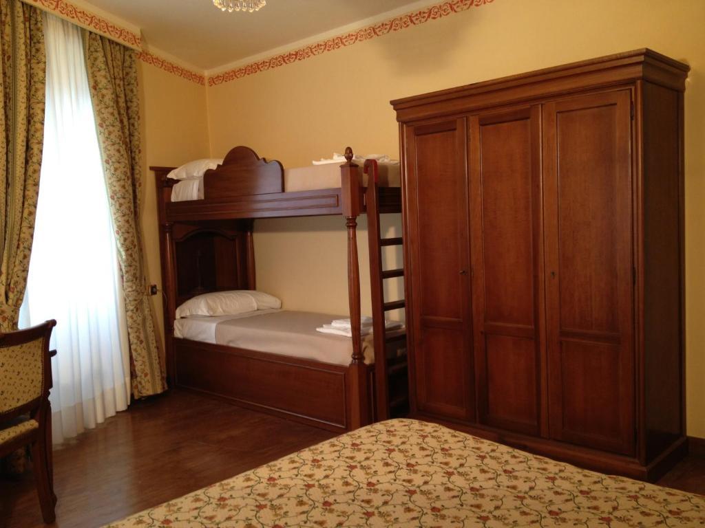 La Dependance Hotell Menaggio Rum bild