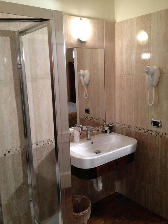 La Dependance Hotell Menaggio Rum bild