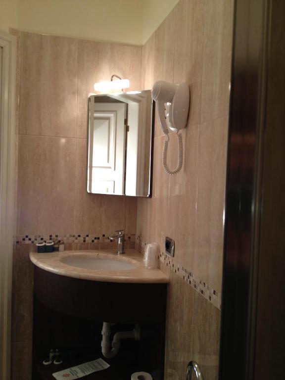 La Dependance Hotell Menaggio Rum bild